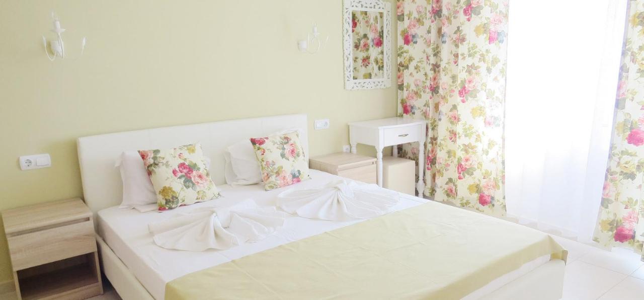 Family Hotel Sofi Sozopol Exterior foto